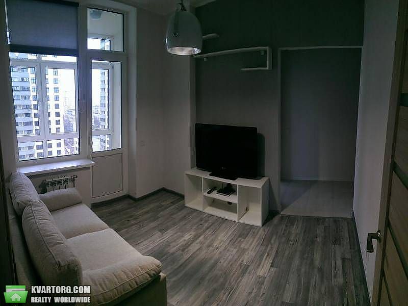 Rent out 2-room apartment. Киев, Сикорского ул. — photo 7