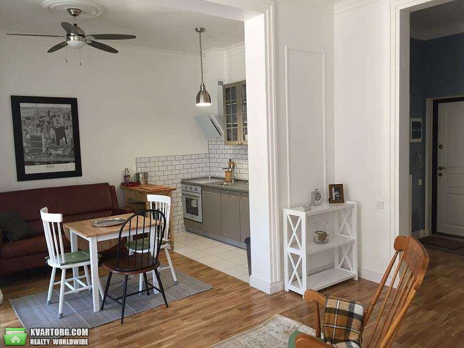 Rent out 2-room apartment. Киев, Дегтярная — photo 1