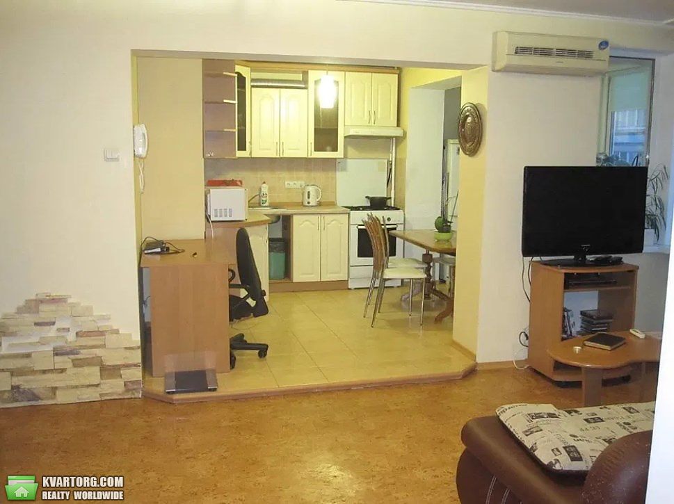 Rent out 1-room apartment. Киев,  Большая Васильковская — photo 1