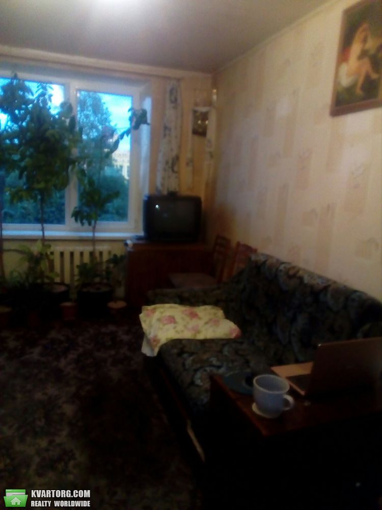 Rent out 2-room apartment. Киев, тычыны — photo 3