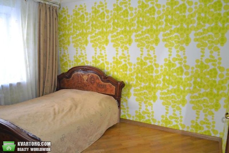 Sell 3-room apartment. Киев,  Святошинская пл — photo 1