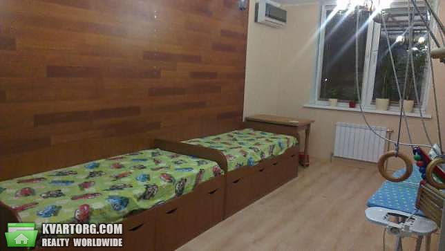 Rent out 2-room apartment. Киев,  Чавдар — photo 3
