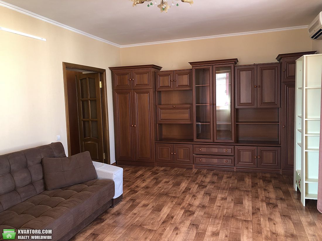 Rent out 2-room apartment. Киев,  Урловская — photo 5