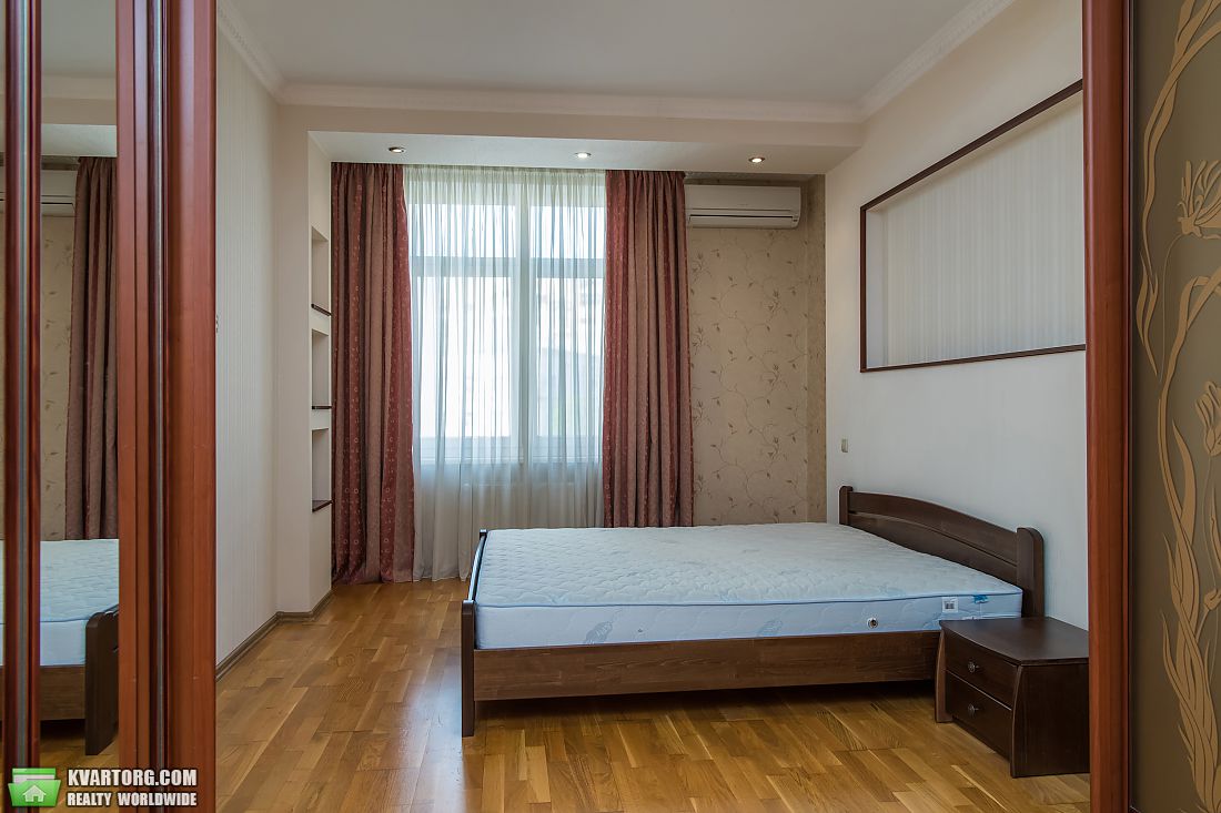 Rent out 5-room apartment. Киев,  Круглоуниверситетская — photo 2
