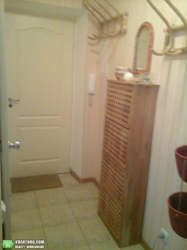 Rent out 2-room apartment. Киев,  Богдана Хмельницкого — photo 2