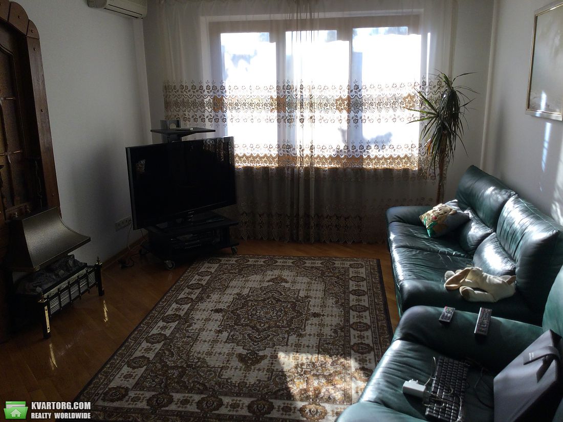 Sell 4-room apartment. Днепропетровск, Набережная Победы — photo 1