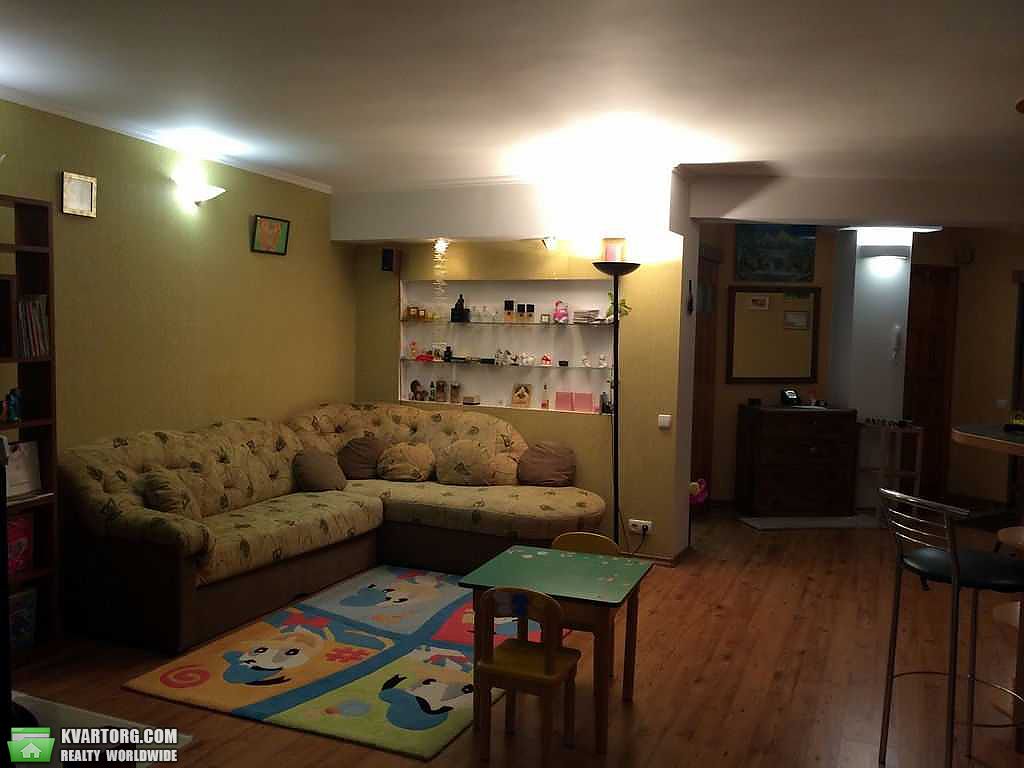 Rent out 2-room apartment. Киев, Дружбы Народов пл — photo 1