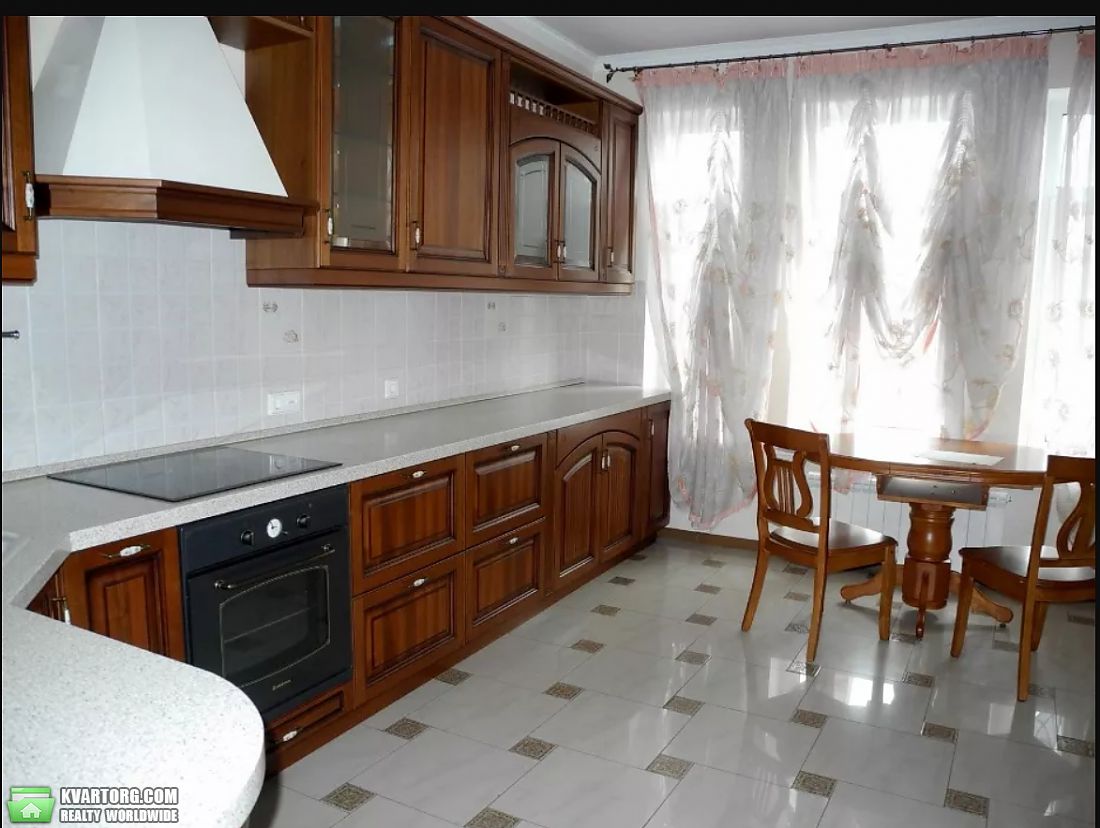 Rent out 4-room apartment. Киев,  Туровская — photo 4