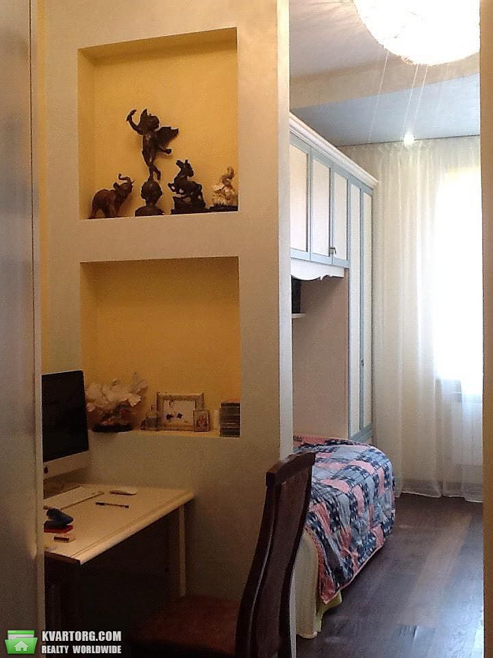 Rent out 4-room apartment. Киев,  Ковпака — photo 10