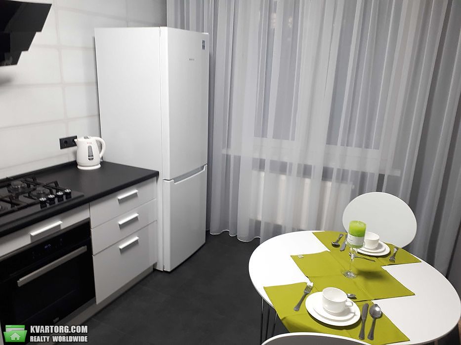 Rent out 1-room apartment. Киев, Бархатная — photo 3