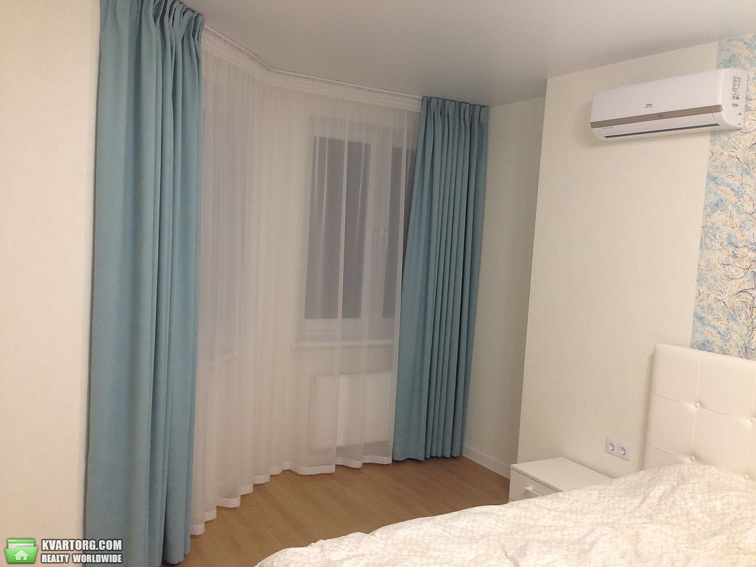 Rent out 2-room apartment. Киев, Комарова космонавта просп — photo 7