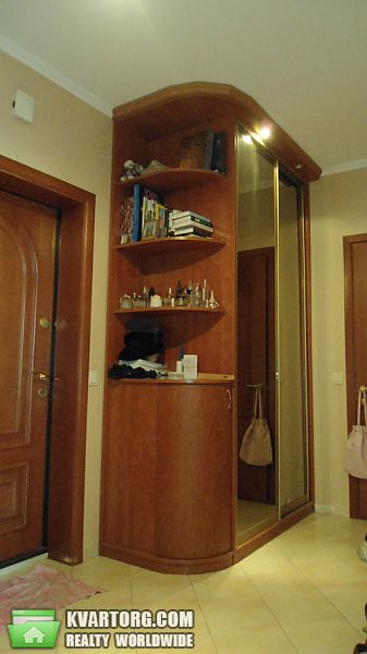 Sell 2-room apartment. Киев,  Амосова — photo 4