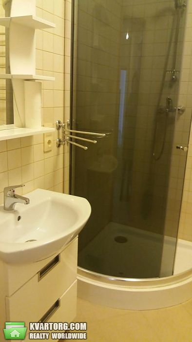 Rent out 2-room apartment. Киев,  Чавдар — photo 5