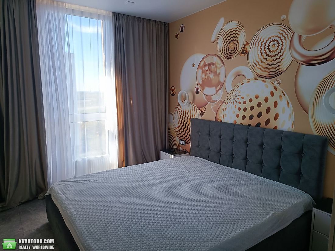 Rent out 1-room apartment. Киев, Салютная ул. — photo 5