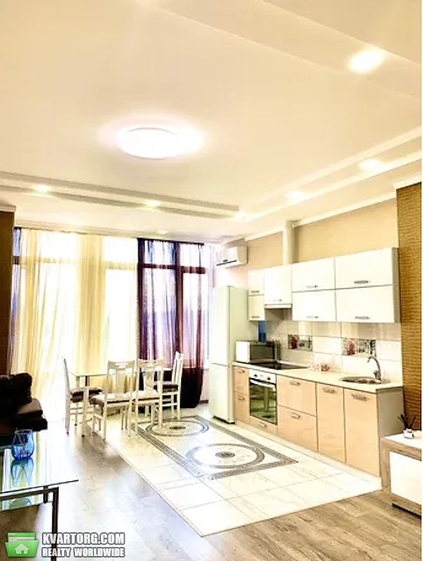 Rent out 1-room apartment. Киев, Жилянская — photo 2