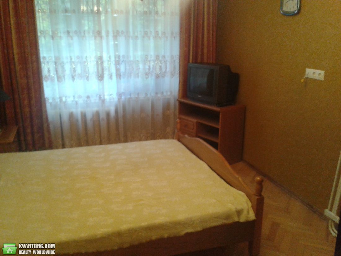 Rent out 2-room apartment. Киев,  Ереванская — photo 10