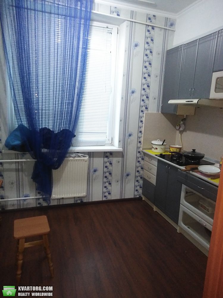 Rent out 1-room apartment. Киев,  Мицкевича — photo 1