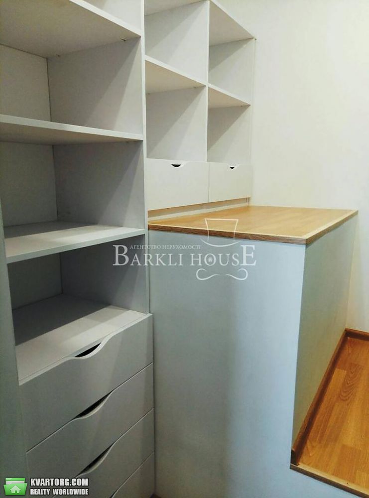 Rent out 3-room apartment. Киев,  Александровская — photo 10