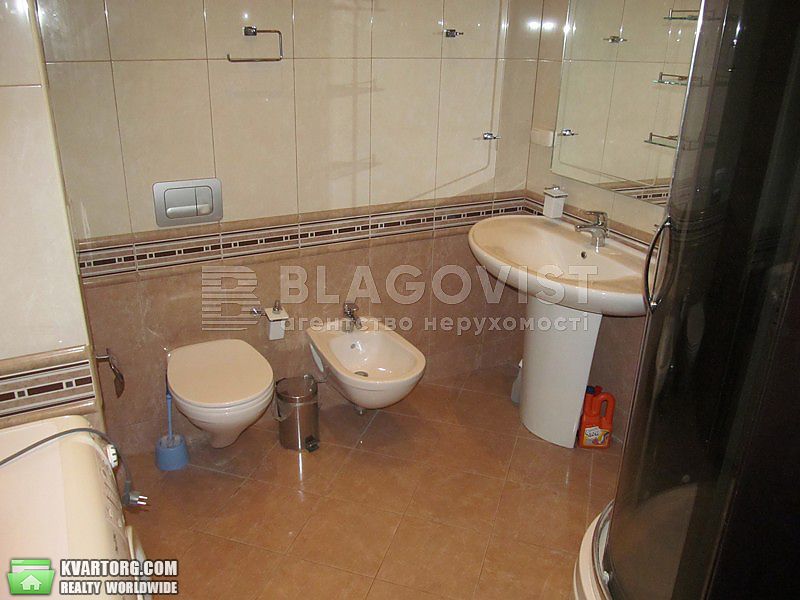 Rent out 4-room apartment. Киев,  Щорса — photo 9