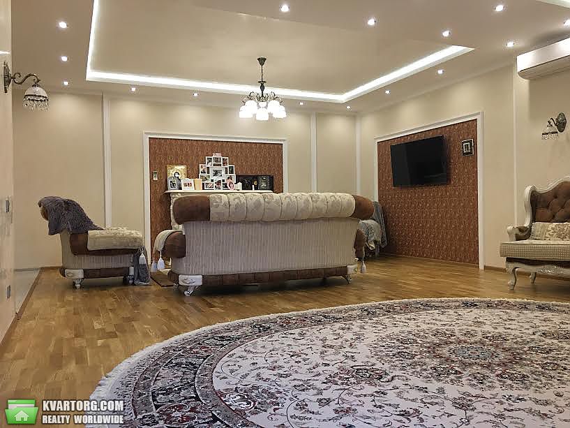 Sell 3-room apartment. Киев,  Щорса — photo 1