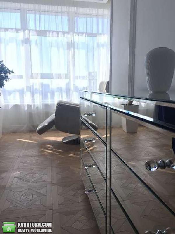 Rent out 3-room apartment. Киев,  Кловский спуск — photo 3