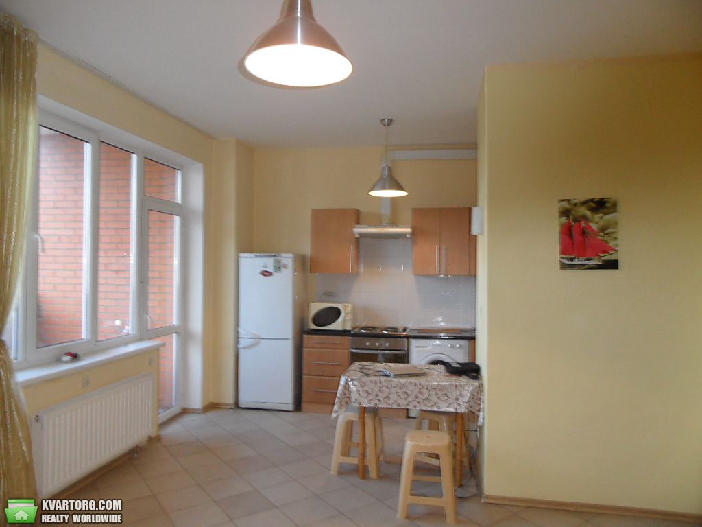 Rent out 4-room apartment. Одесса, Базарная — photo 1