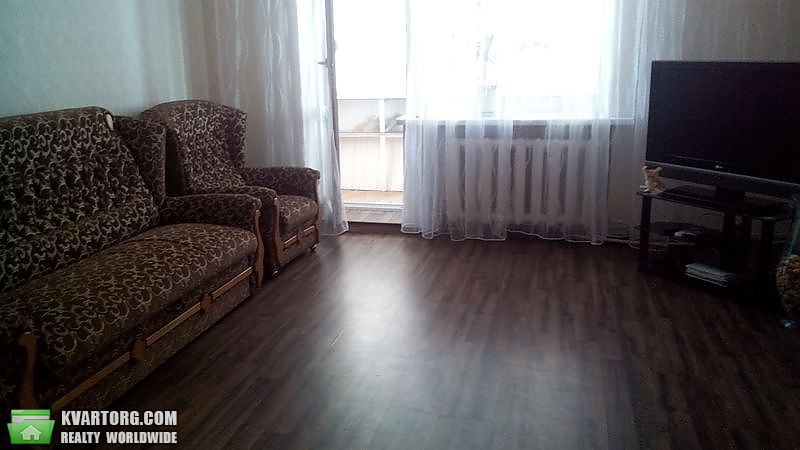 Rent out 3-room apartment. Днепропетровск, Володарского — photo 1