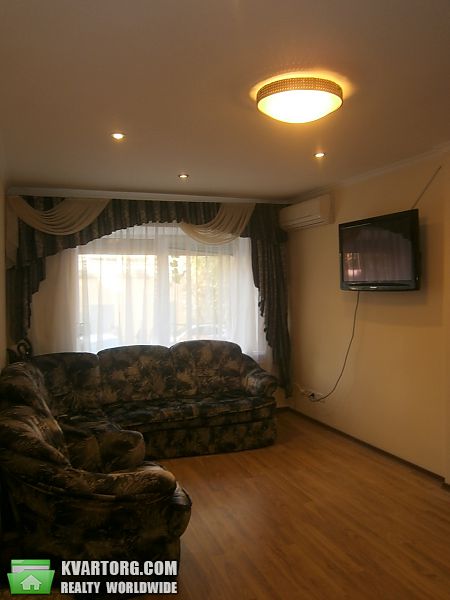 Rent out 3-room apartment. Днепропетровск, Комсомольская — photo 1