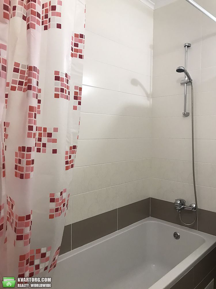 Rent out 1-room apartment. Киев, Семьи Кульженков — photo 10