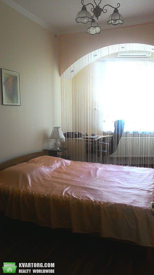 Rent out 3-room apartment. Киев,  Соломенская — photo 3