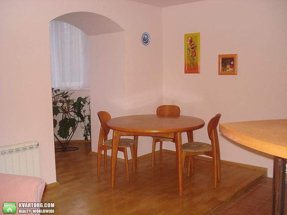 Rent out 3-room apartment. Киев,  Клиническая — photo 5