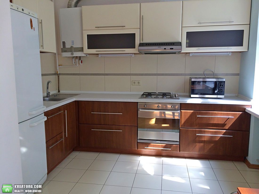 Rent out 2-room apartment. Киев,  Лютеранская — photo 1