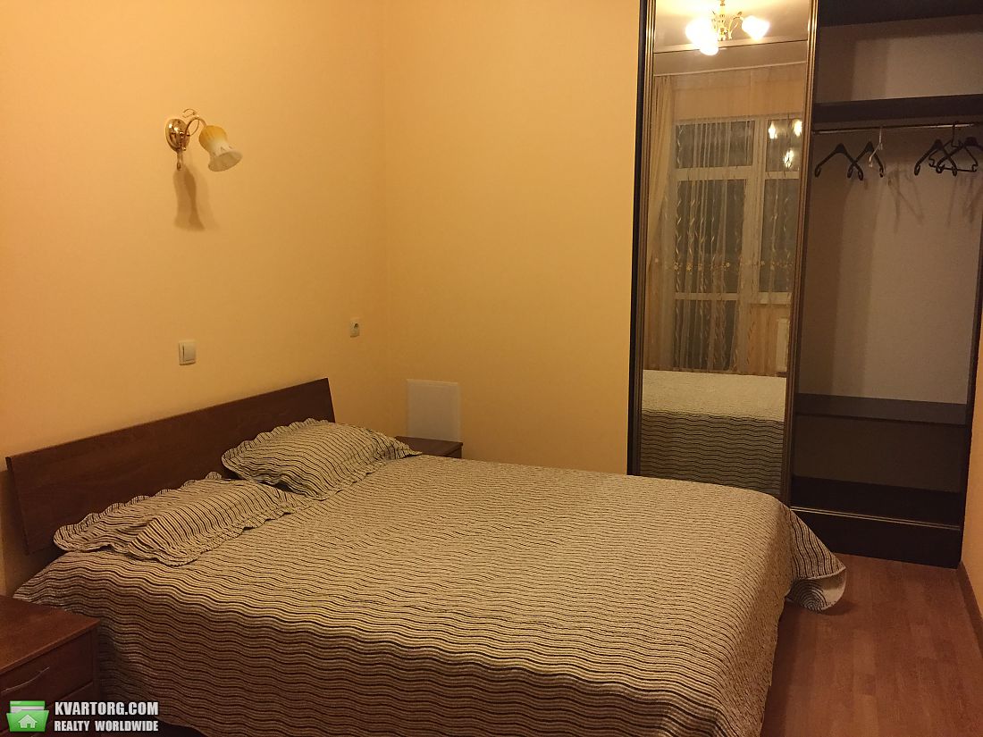 Rent out 2-room apartment. Киев,  Щорса — photo 3