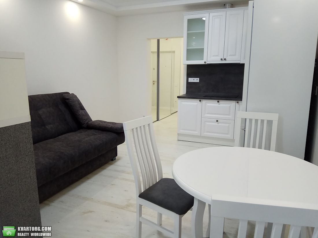 Rent out 1-room apartment. Киев, Луценко — photo 1