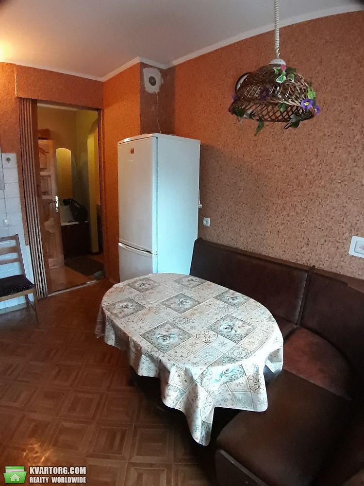 Rent out 3-room apartment. Киев, В.Василевской угол Ярмолы — photo 3