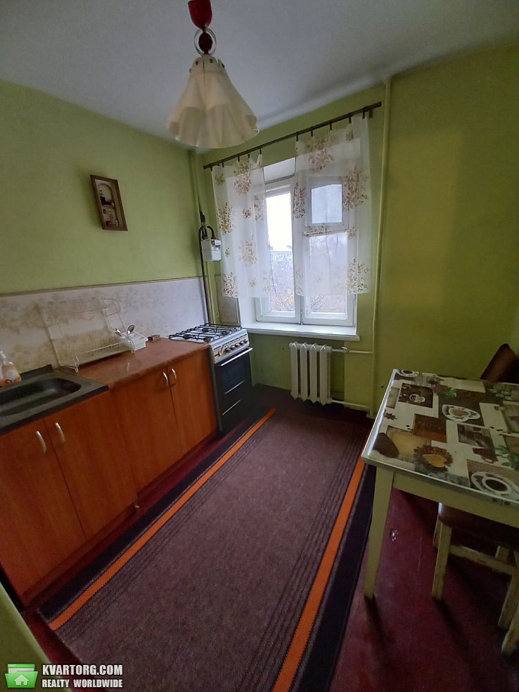 Rent out 1-room apartment. Запорожье, проспект Соборный — photo 1