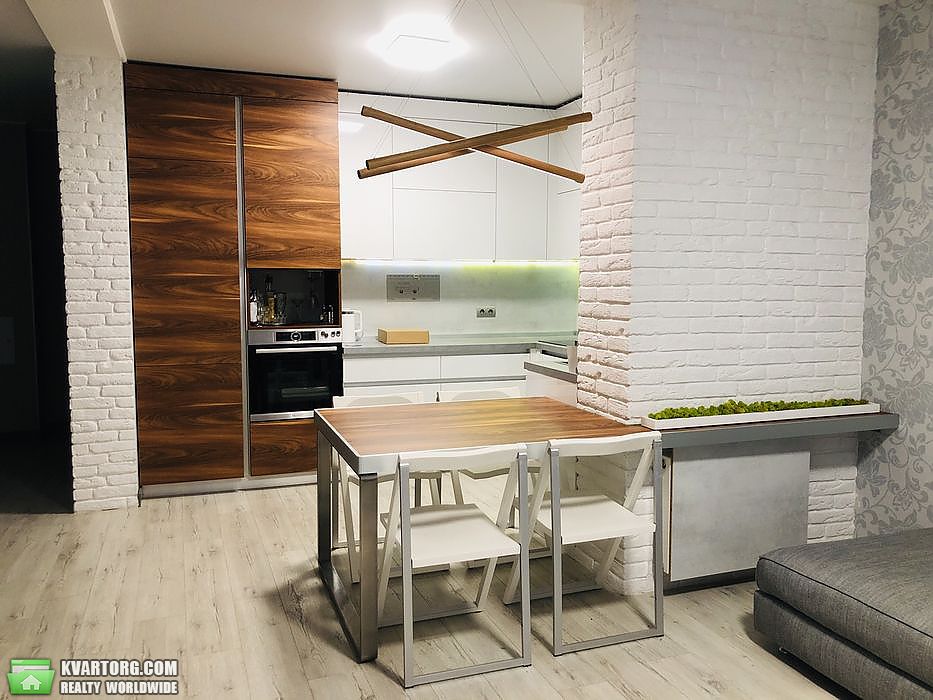 Rent out 2-room apartment. Киев,  Вышгородская — photo 1