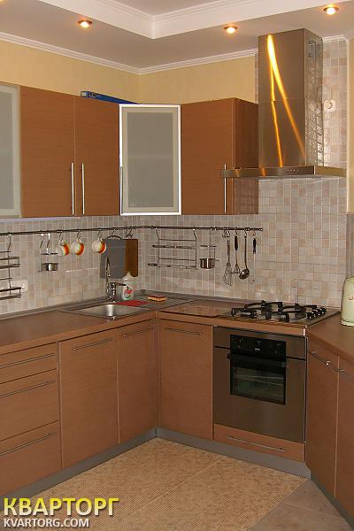 Rent out 2-room apartment. Киев,  Окипной — photo 3
