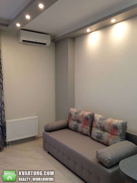 Rent out 1-room apartment. Одесса, Фрунцузский б-р — photo 1