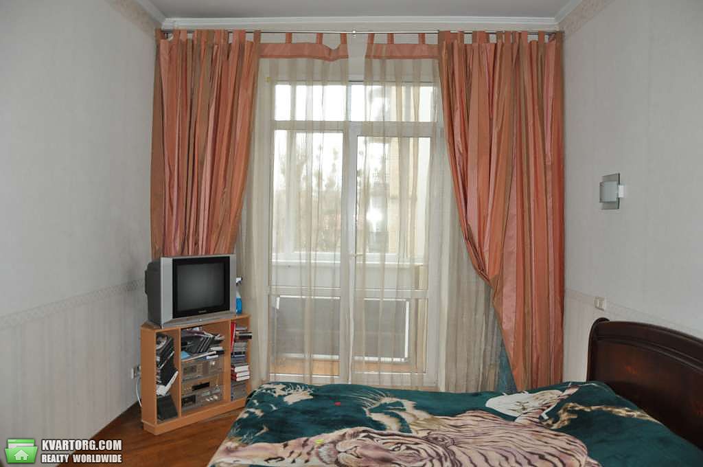 Sell 3-room apartment. Киев,  Петровского — photo 3