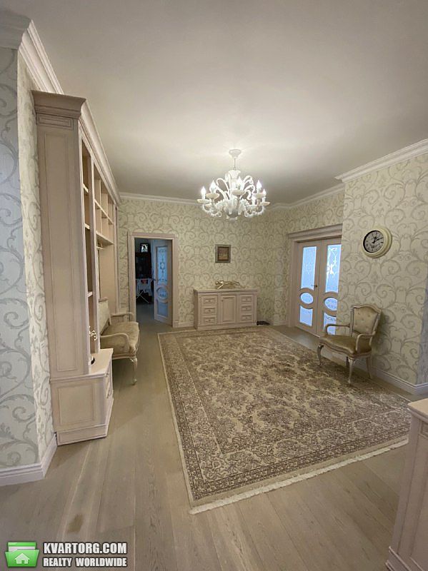 Rent out 4-room apartment. Киев,  Соломенская — photo 2