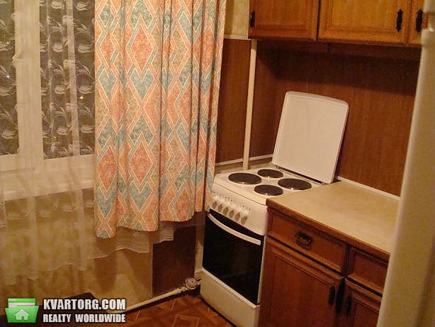 Rent out 1-room apartment. Киев,  Олевская — photo 1
