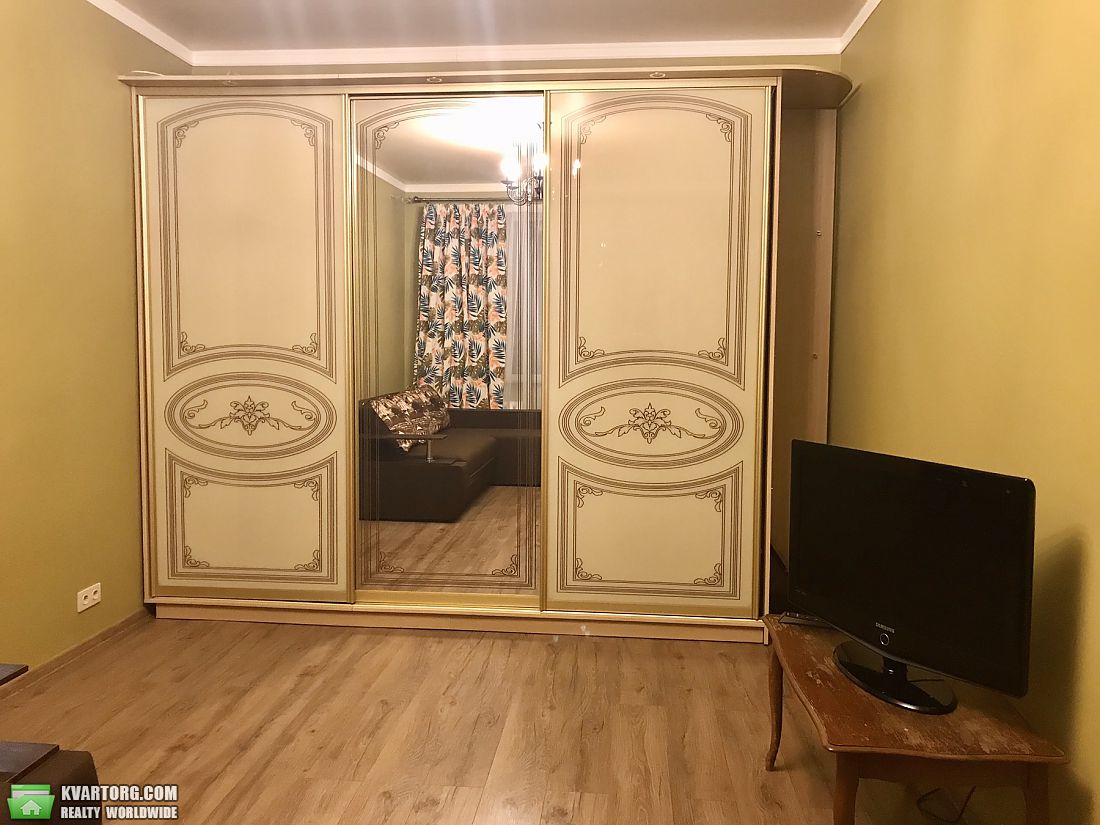 Rent out 1-room apartment. Киев,  Автозаводская — photo 8
