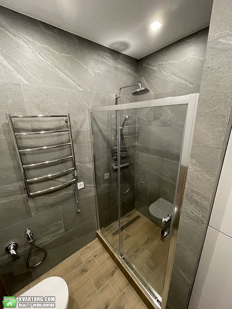 Rent out 2-room apartment. Киев,  Предславинская — photo 1