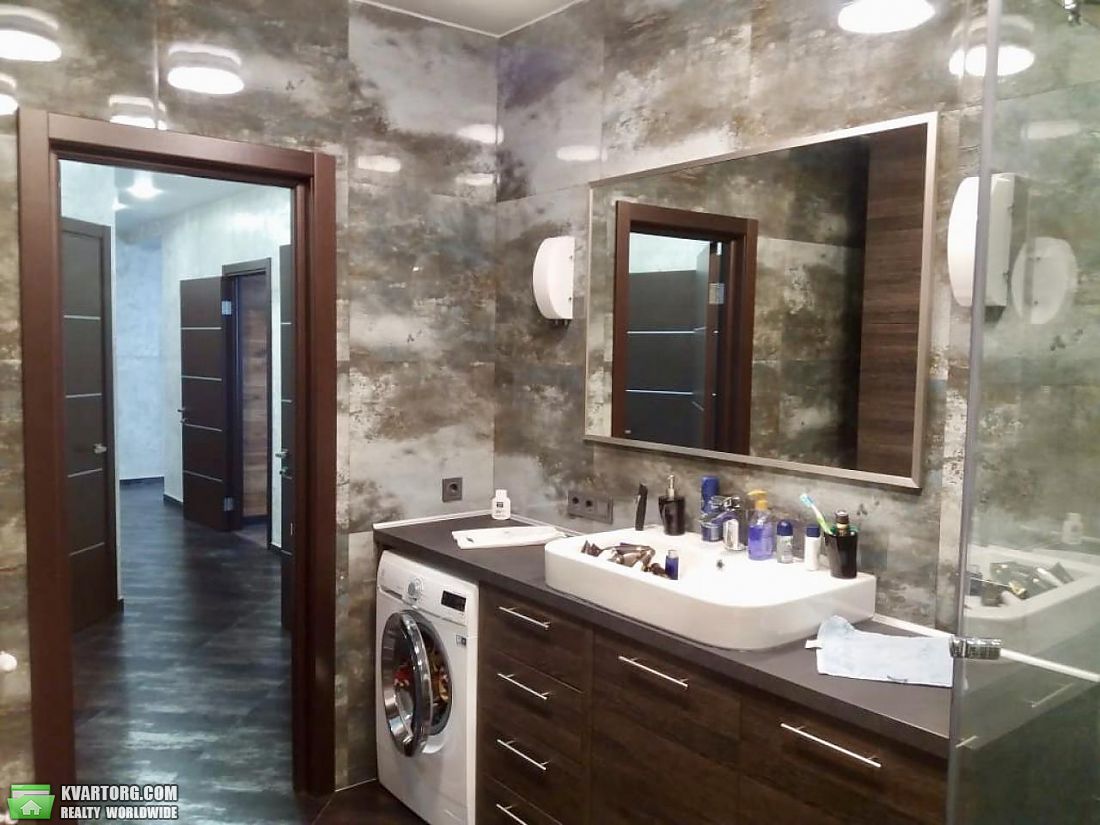 Rent out 4-room apartment. Киев,  Туманяна — photo 8