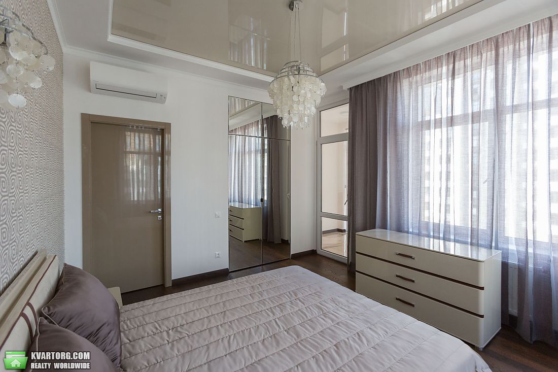 Sell 4-room apartment. Киев,  Драгомирова — photo 8