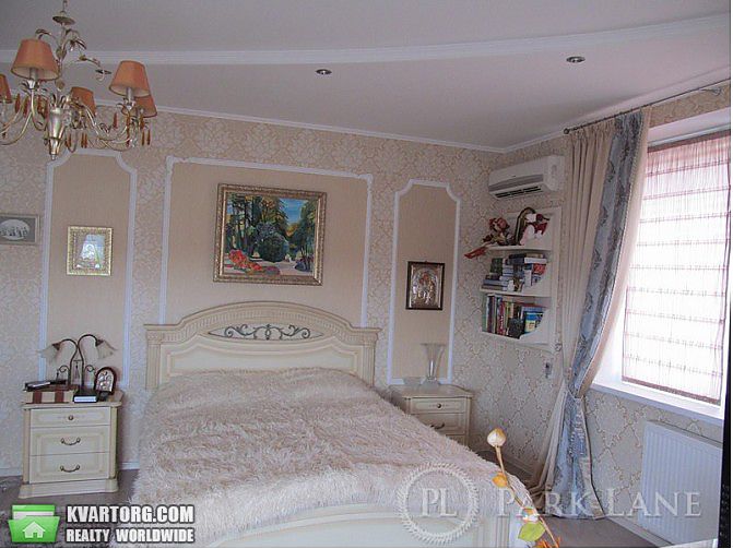 Sell 2-room apartment. Киев,  Салютная — photo 1