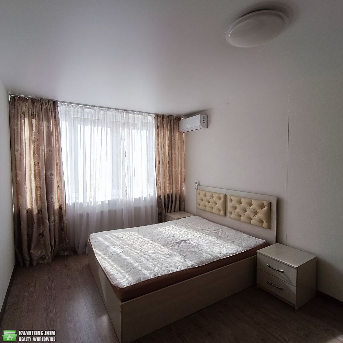 Rent out 1-room apartment. Киев, Бархатная — photo 4