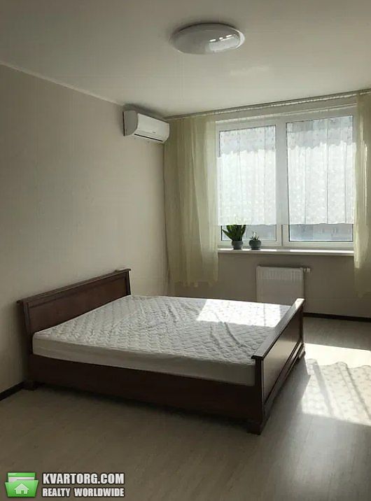Rent out 1-room apartment. Киев, феодосийская — photo 1