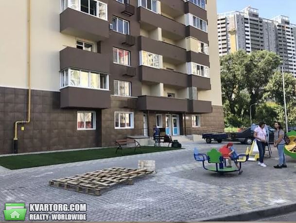 Rent out 2-room apartment. Киев, Панельная — photo 1
